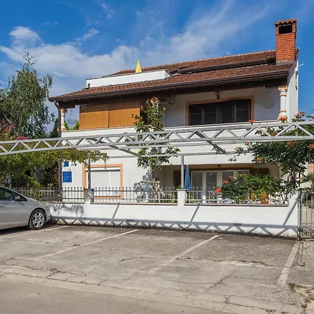 Beautiful Apartment In Porec With Kitchen Porec
