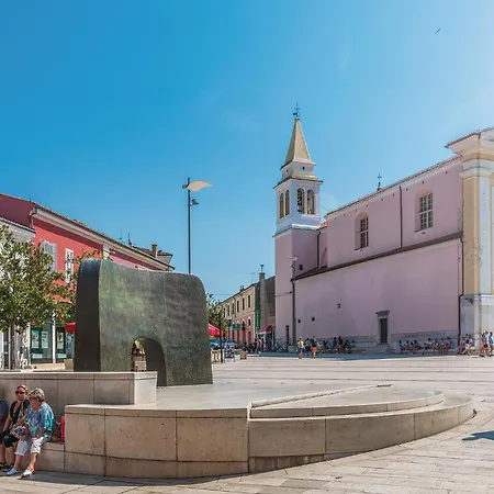 Beautiful Apartment In Porec With Kitchen Apartment *