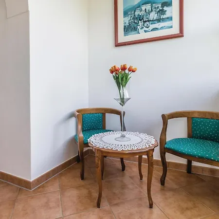 Beautiful Apartment In Porec With Kitchen * Porec