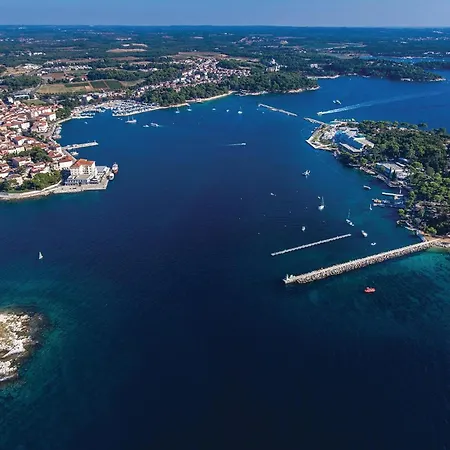 Beautiful Apartment In Porec With Kitchen Apartment